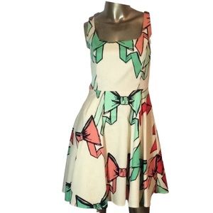 Judith March bow print dress